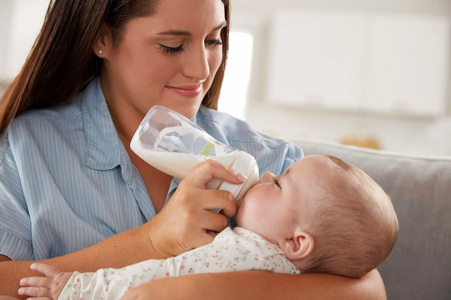 NUK Simply Natural Giftset with SafeTemp and Anti-Colic Vent Bottles for Natural Feeding, Includes 9 Pieces : Baby