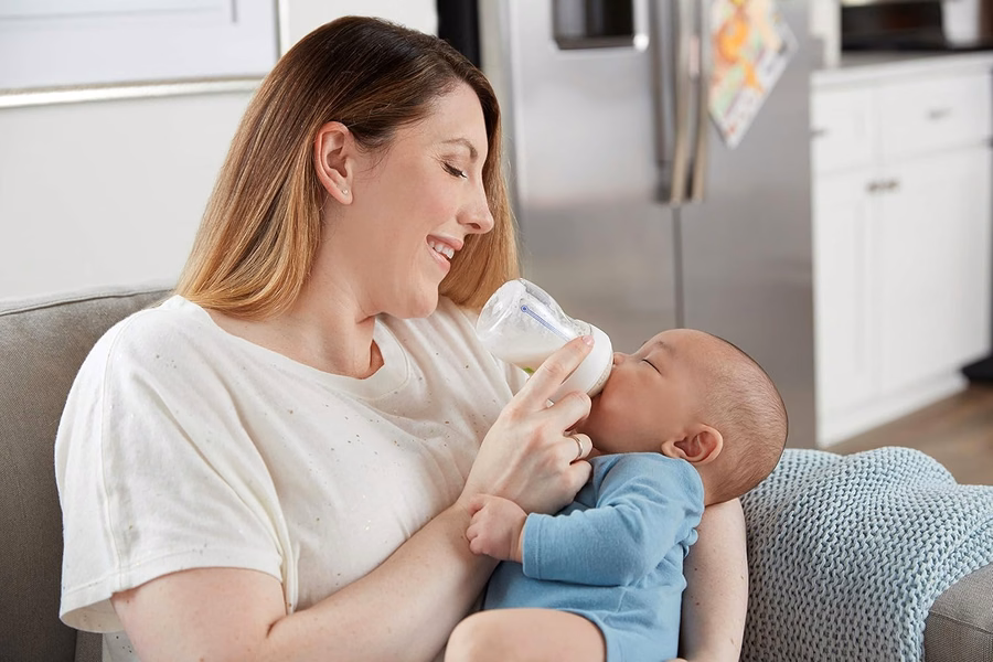 NUK Simply Natural Giftset with SafeTemp and Anti-Colic Vent Bottles for Natural Feeding, Includes 9 Pieces : Baby